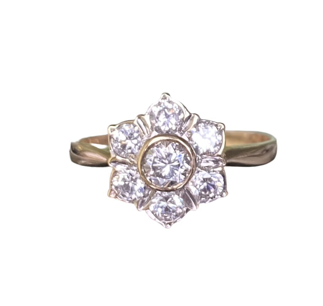 Gold and crystal vintage daisy ring