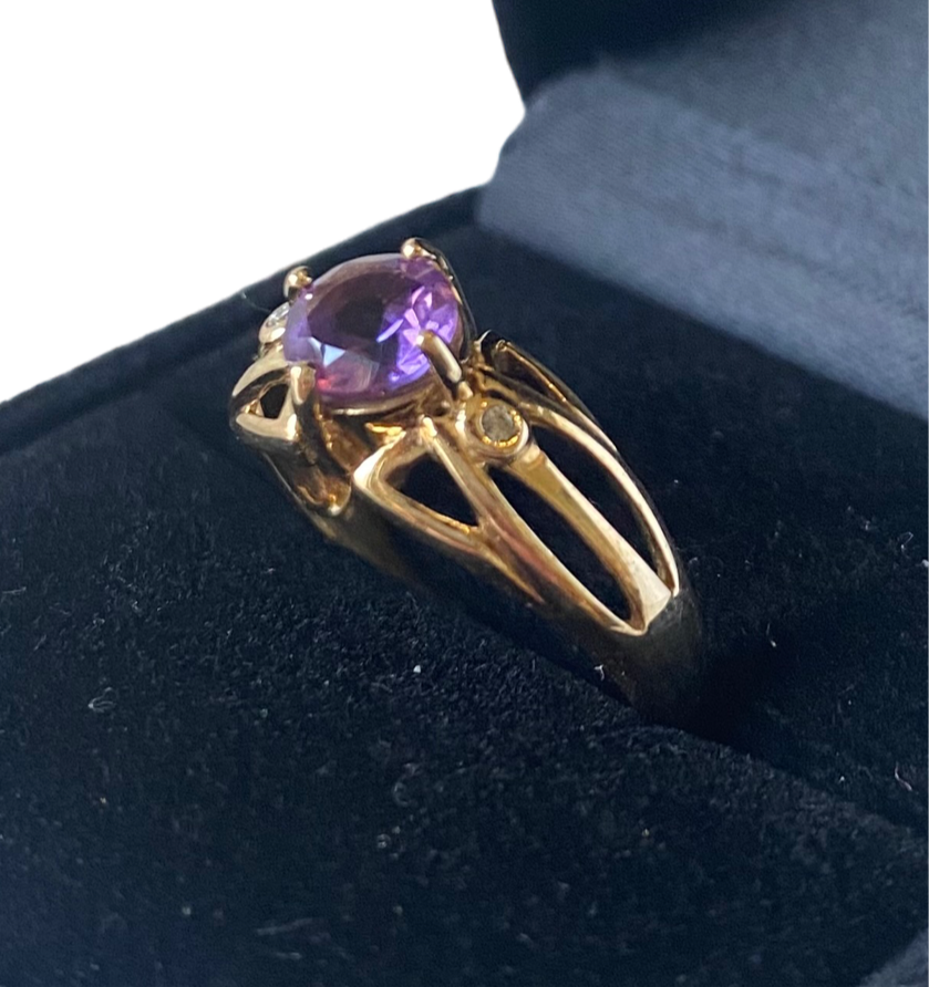 Yellow gold Jugendstil amethyst and diamond ring