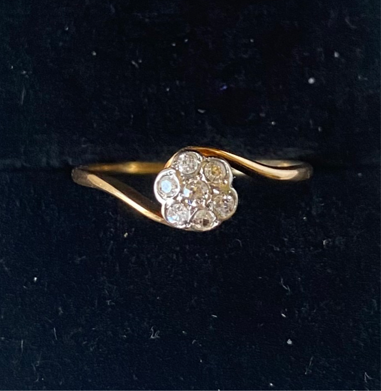 Art Deco yellow gold and diamond daisy cluster ring