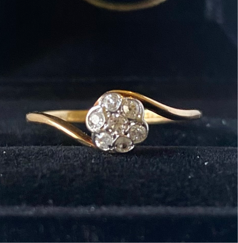 Art Deco yellow gold and diamond daisy cluster ring